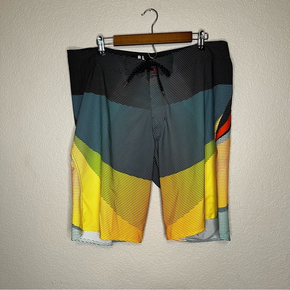 Billabong Platinum X Men's Bright Colors Swim Surf Shorts Size 38 - Picture 1 of 14